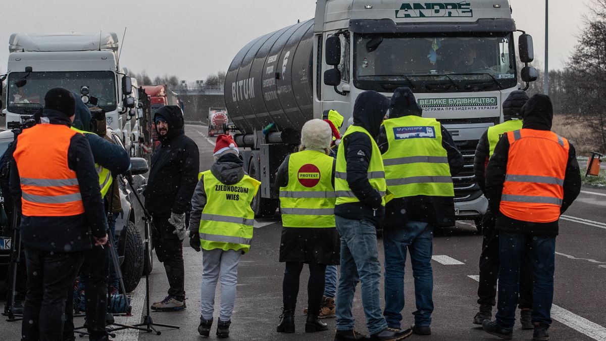 Protest polskich przewoźników na granicy z Ukrainą