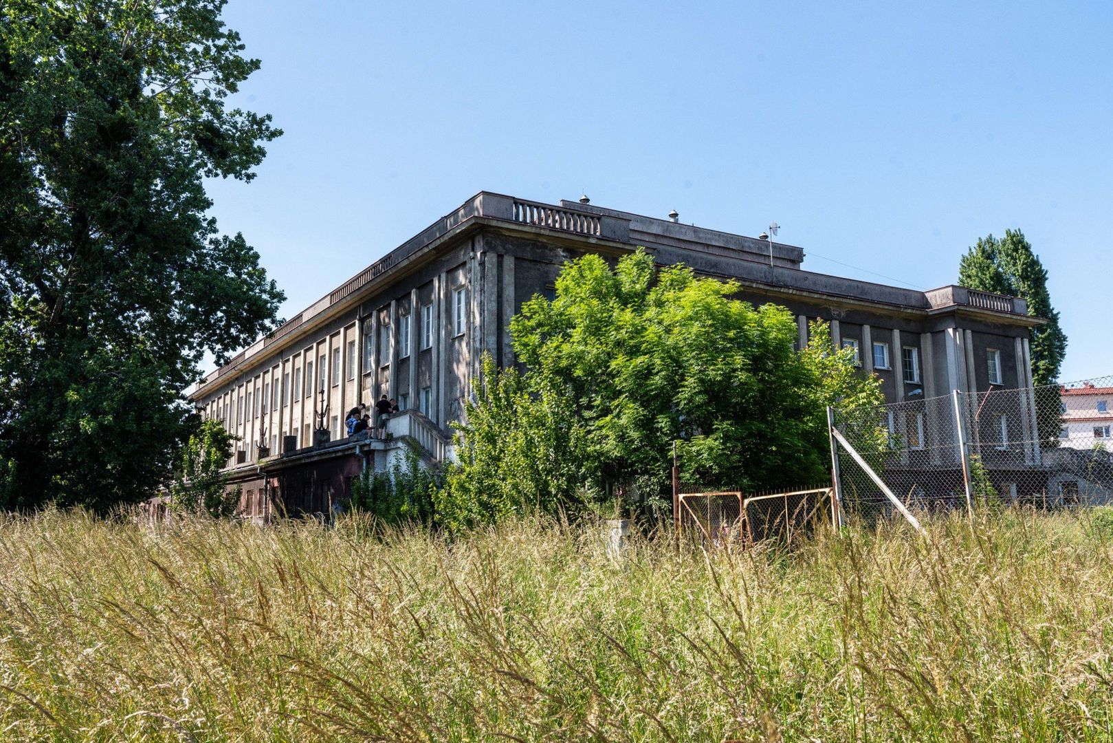 Zabytkowy dawny Morski Dom Kultury w gdańskim Nowym Porcie jest w złym stanie 