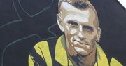 Adam Ledwoń będzie mieć swój mural. Obraz powstaje w Katowicach-Załężu