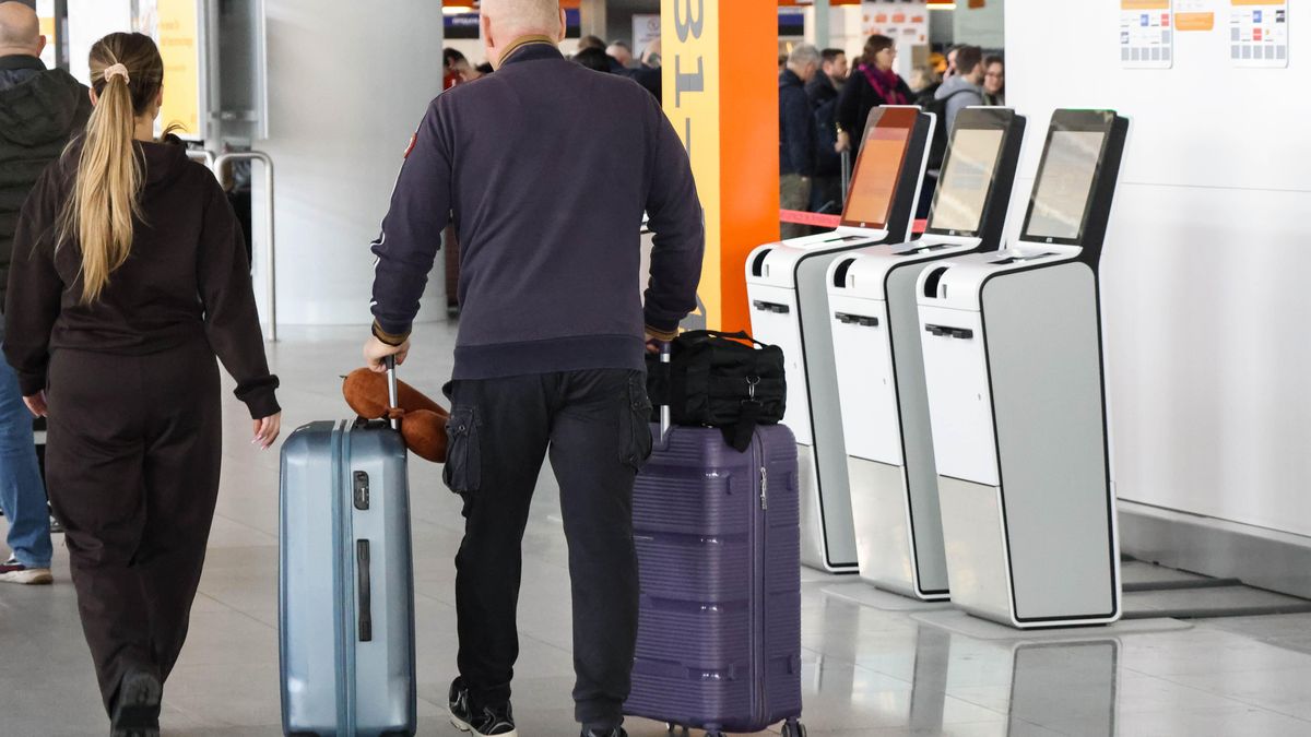 Lotnisko Chopina
Warszawa, 20.02.2026. Lotnisko Chopina.
PAP/Albert Zawada
Albert Zawada
bagaże, lotnisko, odprawa, pasażerowie, pnp, pnp foto, podróże, port lotniczy, samolot