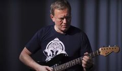 Bogusław Chrabota dołączył się do akcji #hot16challenge2. Skomponował i wykonał piosenkę „Pandemicznie”