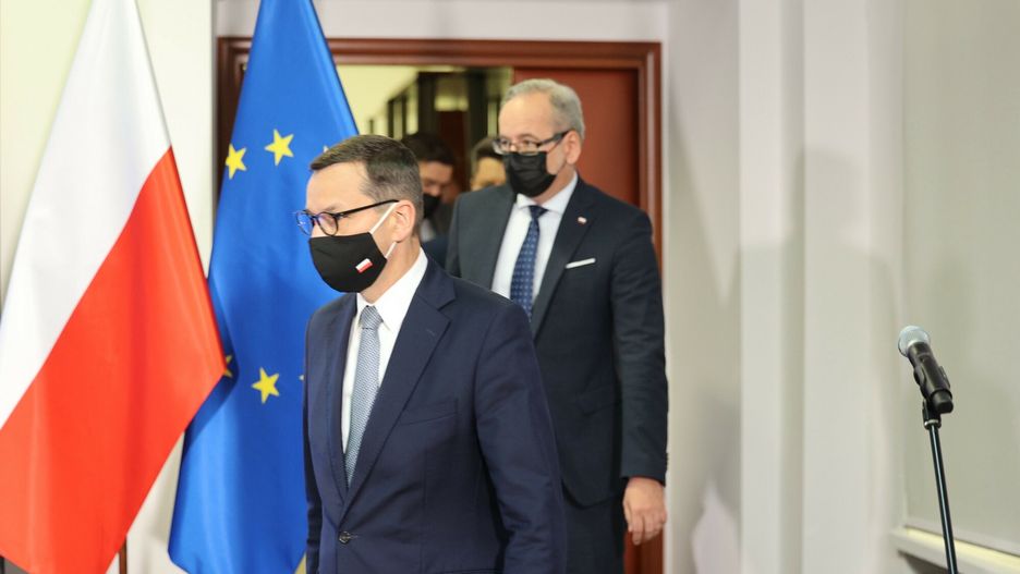 Konferencja rz?dowa w Ministerstwie Zdrowia30.07.2021 Warszawa Konferencja premiera Mateusza Morawieckiego, ministra zdrowia Adama Niedzielskiego oraz ministra szefa kancelarii Michala Dworczyka  fot Jacek Dominski/REPORTER
n/z: Mateusz Morawiecki, Adam NiedzielskiJacek Dominski/REPORTER