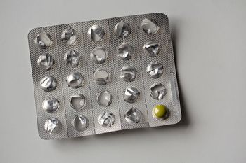 Gdzie wyrzucić blister po lekach? Często powielany błąd