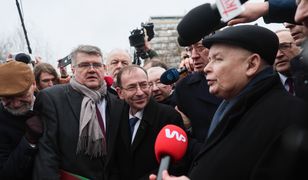 Kaczyński przed Sejmem. Zapowiada, co się wydarzy