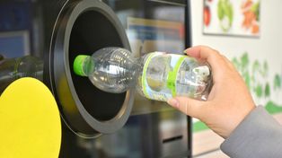 Od dziś ważna zmiana w Biedronce. Dotyczy systemu kaucyjnego