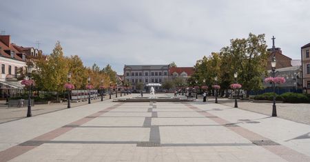 Więcej zieleni na Starym Rynku w Płocku. Przebudowa za ponad 2,1 mln zł