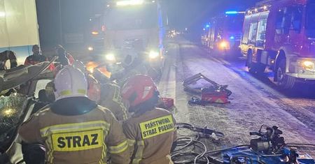 Intensywne opady śniegu, oblodzone jezdnie. Seria wypadków na drogach