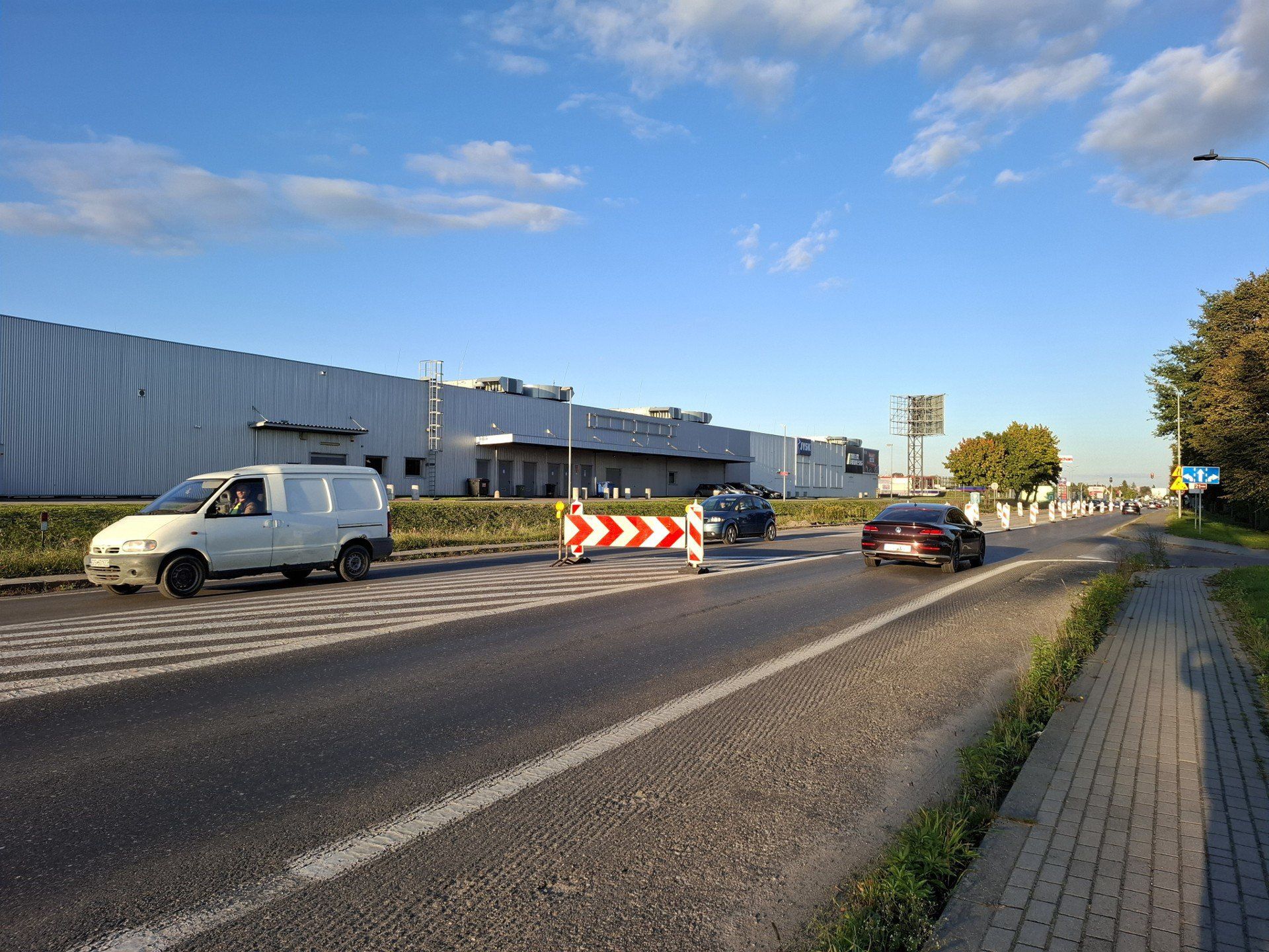 Kierowcy muszą uważać szczególnie w rejonie skrzyżowania ulicy Szczecińskiej, Witosa i wjazdu na teren sklepów Auchan i Obi.