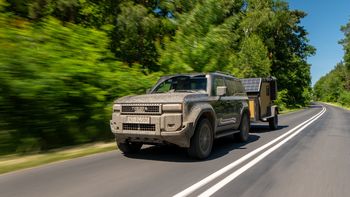 Test: Toyota Land Cruiser 250 z przyczepą - kto wsiadł, mówił, że "nic nie czuć"