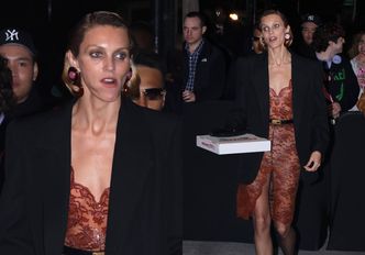 Anja Rubik przebrała się po Met Gali w brązowe koronki i skoczyła... po pizzę. Ikona? (ZDJĘCIA)