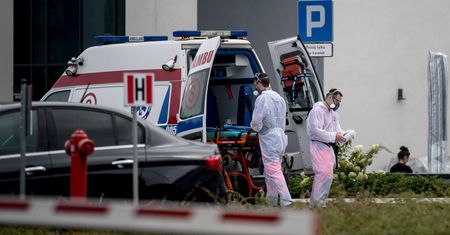 Kraków. W szpitalu już brak miejsc dla chorych