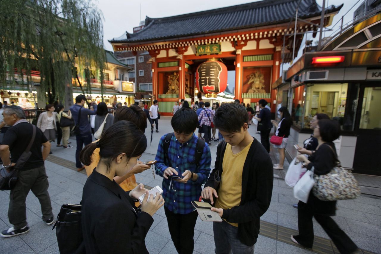 Japonia. Zmuszali ją do farbowania włosów. Poszła do sądu