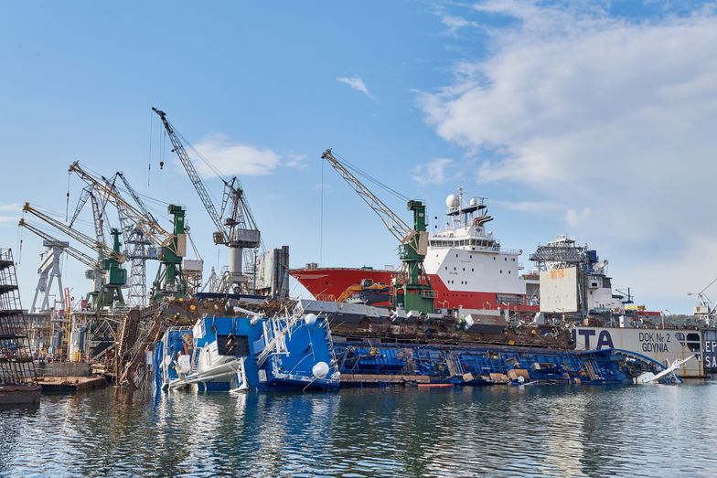 Wypadek w stoczni w Gdyni. Prezes zakładu: za wcześnie na podanie przyczyn