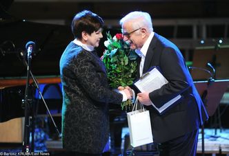 Kaczyński, Szydło i Macierewicz Z ŻONĄ (!) na benefisie Jana Pietrzaka (ZDJĘCIA)