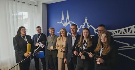 Studenci przejęli Włocławek! Symboliczne przekazanie kluczy do miasta