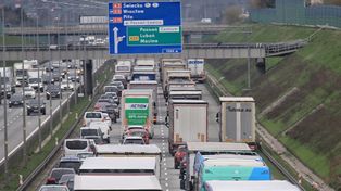 Poznań: Dzieje się na A2. Duży korek na autostradzie. Znamy powód