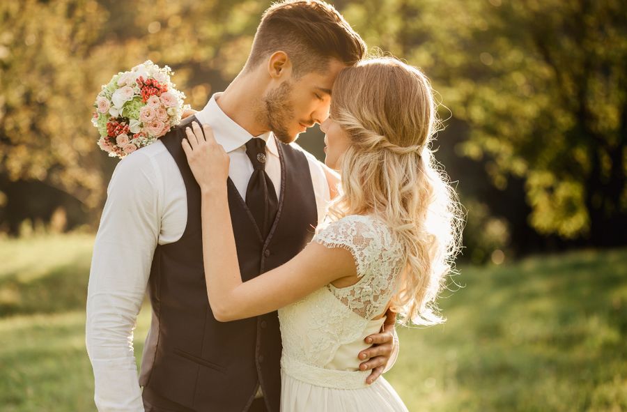 Młode pary rezygnują ze ślubów kościelnych 