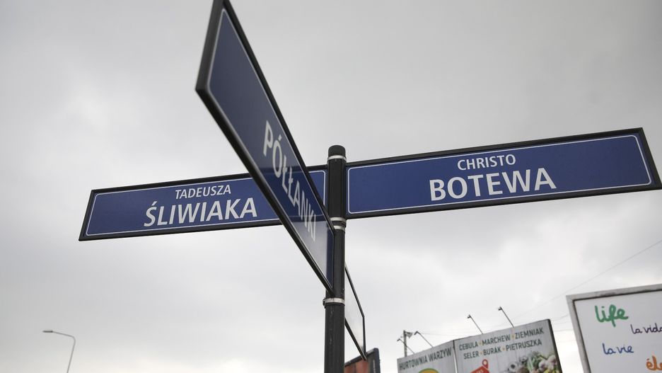 Na ul. Półłanki na krakowskim Podgórzu ruszyła budowa ciągu pieszo-rowerowego. Kierowcy i pasażerowie miejskich autobusów muszą liczyć się z jeszcze większymi utrudnieniami w rejonie Krakowa, gdzie korki i tak są codziennością
