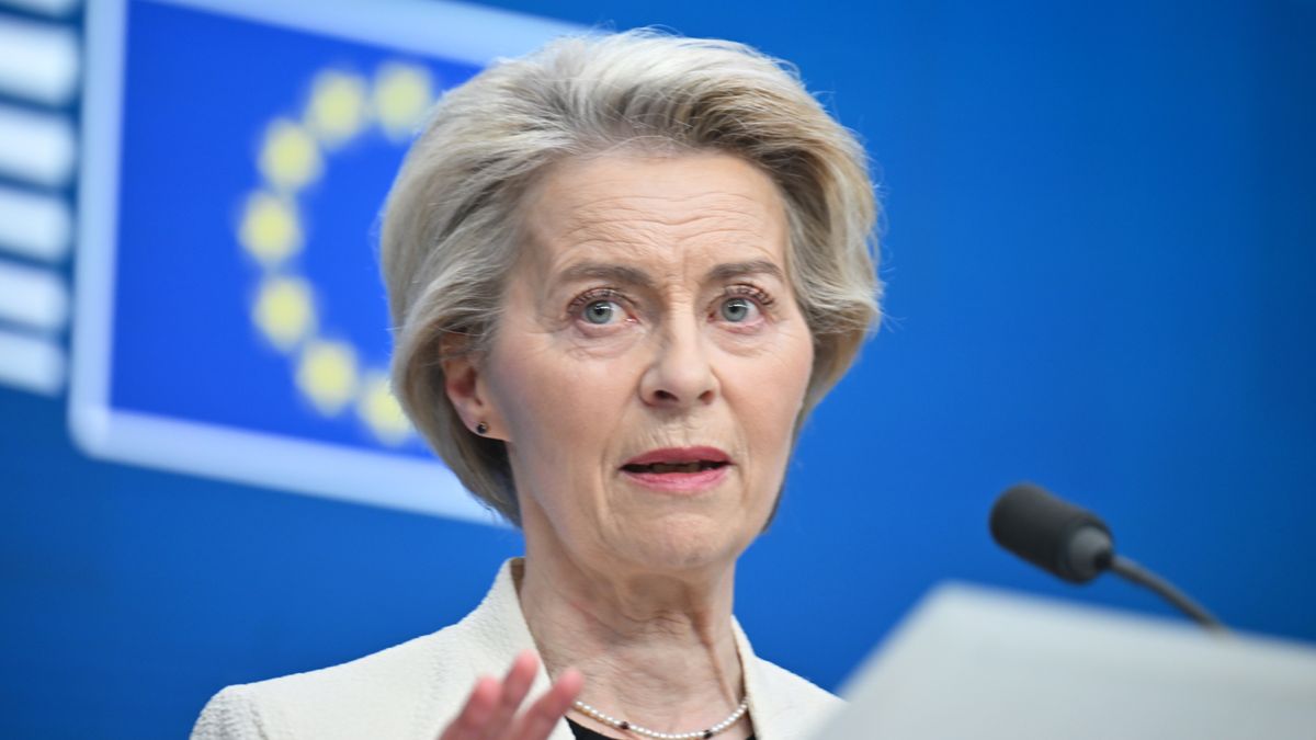 BRUSSELS, BELGIUM - MARCH 06: European Commission President Ursula von der Leyen and European Council President Antonio Costa hold a joint press conference following a special European Council meeting in Brussels, Belgium on March 06, 2025. (Photo by Dursun Aydemir/Anadolu via Getty Images)