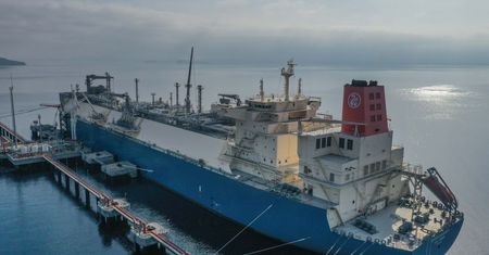 Jest dostawca pływającego terminala LNG. "Kamień milowy"