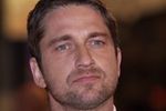 Gerard Butler nie lubi na siebie patrzeć