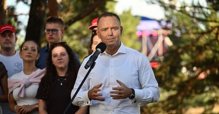 Zasłabła tuż obok prezydenta. Pilna interwencja medyków na konferencji