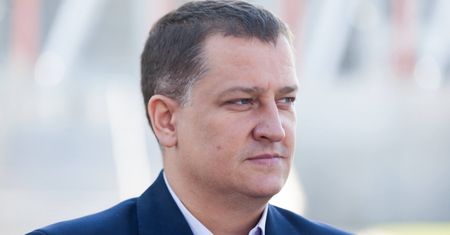Radny PiS na wyjeździe. "Mimo obostrzeń udało się znaleźć kwaterę"