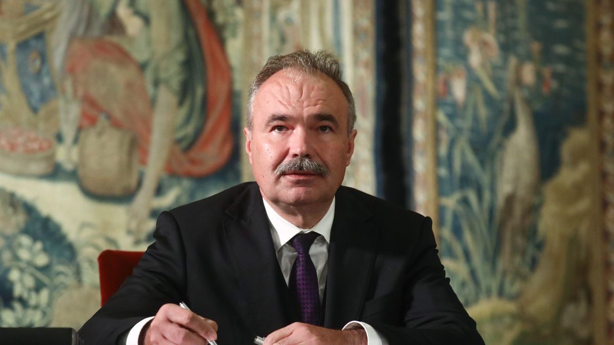 Istvan Nagy, the Minister of Agriculture of Hungary, attends the Summit of Ministers of Agriculture of the Three Seas Region at the Wawel Castle in Krakow, Poland on October 25, 2021. The agriculture ministers  discussed the Common
Agricultural Policy's impact on the transformation of agriculture and rural regions to a green and digital economy in the region.  (Photo by Beata Zawrzel/NurPhoto via Getty Images)