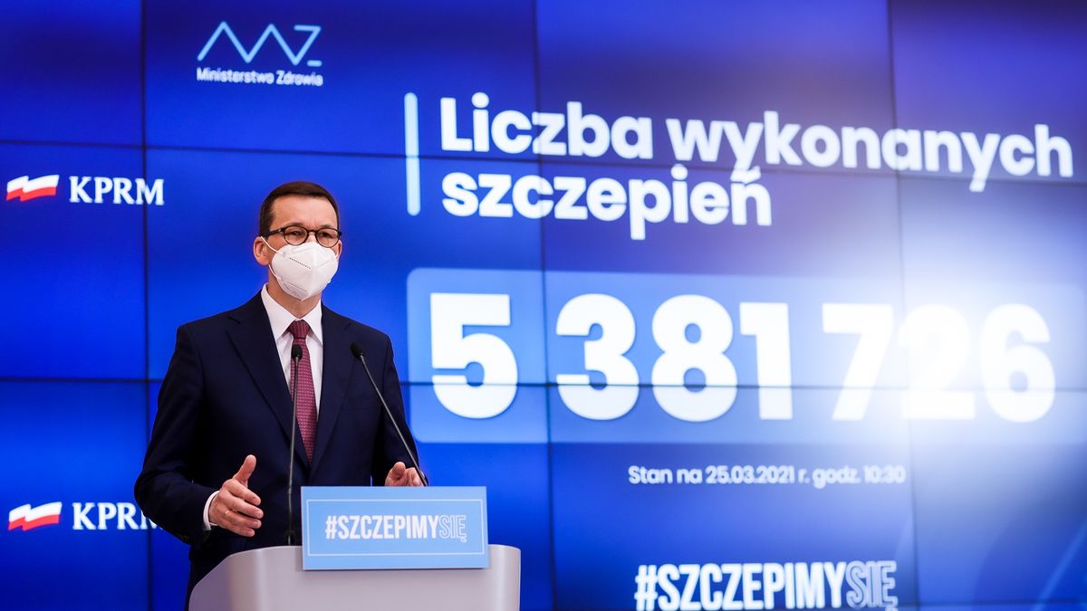 Premier Mateusz MorawieckiRada Medyczna do spraw COVID-19 została powołana w listopadzie 2020 r. na podstawie zarządzenia premiera.