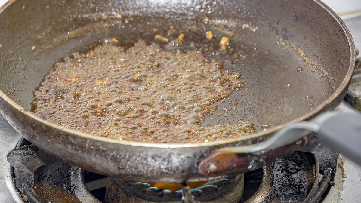 Przypalona patelnia to nie koniec świata.