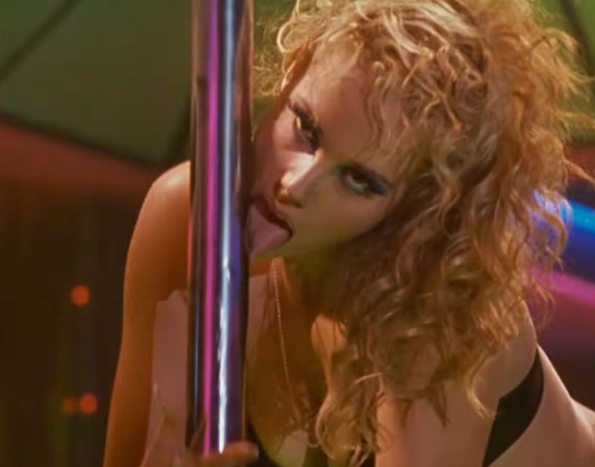 Kadr z filmu "Showgirls"