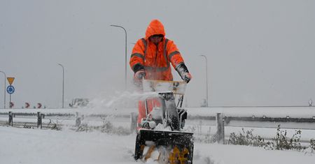 Nowa fala śnieżyc. Przed nami mroźna niedziela