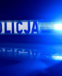 Pijany kierowca zawisł na skarpie. Sam wezwał policjantów
