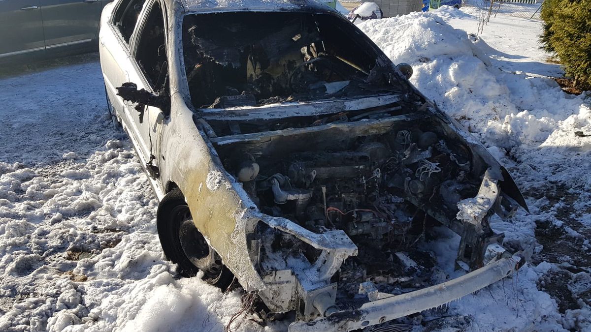 Spalony samochód policjanta 