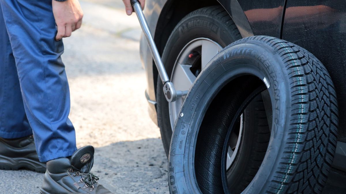 Czy warto czekać ze zmianą opon na pierwszy śnieg? Zimówki na wodzie również radzą sobie dobrze