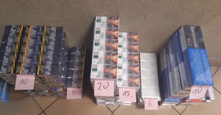 Warszawa. Znaleziono prawie 2 800 paczek papierosów. Nie miały znaków akcyzy