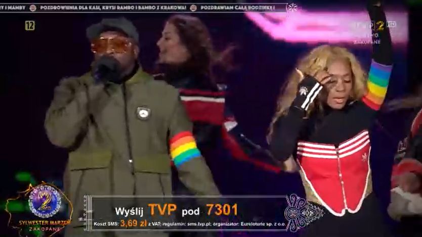 Black Eyed Peas w tęczowych opaskach
