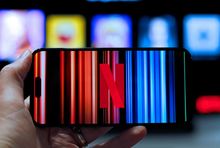 Netflix na smartfonie, fot. unsplash