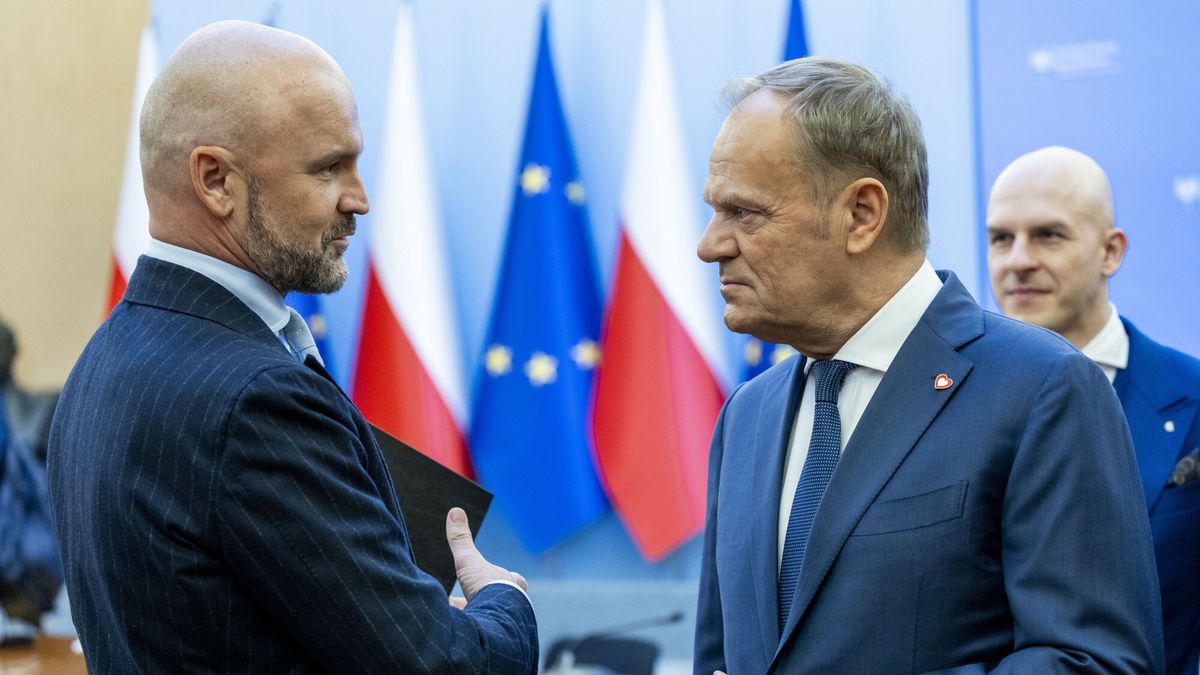 Premier Tusk o deregulacji ze stron? spo?eczn?
24.03.2025 Warszawa Spotkanie premiera Donalda Tuska z przedstawicielami strony spolecznej w sprawie deregulacji fot Andrzej Iwanczuk/REPORTER
N/z: Rafal Brzoska, Donald Tusk
N/z: Rafal Brzoska, Donald Tusk
Andrzej Iwanczuk/REPORTER