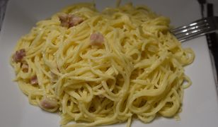 Spaghetti a'la carbonara. Niewiarygodnie kremowa i pyszna