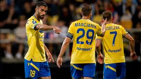 Stracił miejsce w składzie po przegranej 0:4. Jego kontrakt został rozwiązany