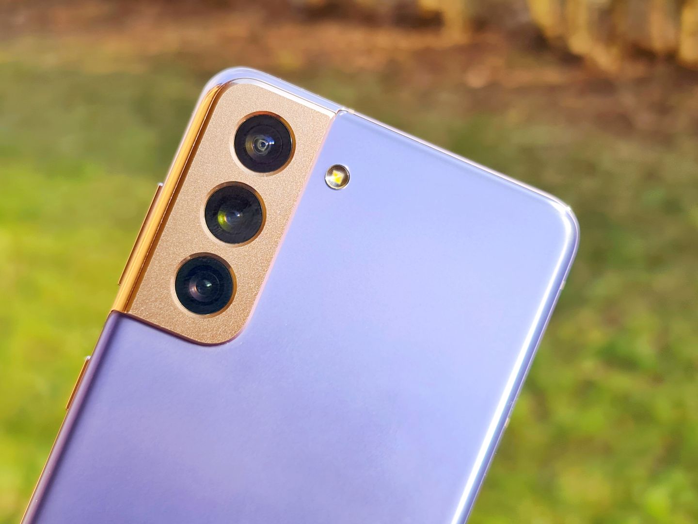 Samsung Galaxy S21 czy S21 Ultra - który tak naprawdę jest lepszy? Odpowiedź nie jest taka oczywista 1