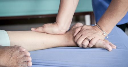 Nie chodzi i nie wstaje z łóżka. Straciła rehabilitację z dnia na dzień