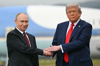 Działo się w nocy. Trump broni Rosji. Niepokojące słowa i blokada Patriotów
