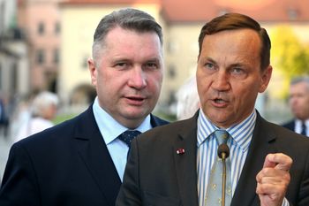 Sikorski kpi z Czarnka ws. OZE. "Chyba jednak nie powinniśmy"