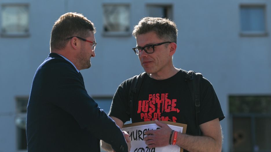 Judges Pawel Juszczyszyn (Left) and Igor Tuleya (right) during the protest.
Local judges and their supporters during a protest in front of the Court of Appeal in Krakow against the actions of disciplinary commissioners against judge Waldemar urek.
On Monday, May 30, 2022, in Krakow, Poland. (Photo by Artur Widak/NurPhoto via Getty Images)