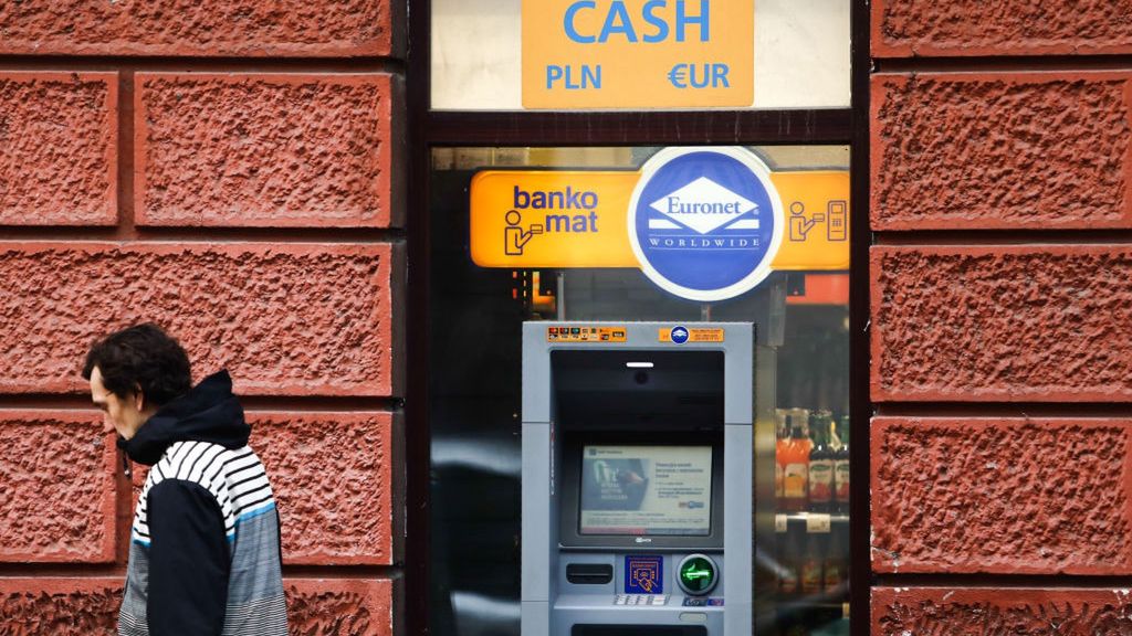 Euronet obniża limit wypłat z bankomatu