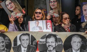 Nawet 45 lat więzienia. Sąd w Tunezji skazał dziesiątki opozycjonistów