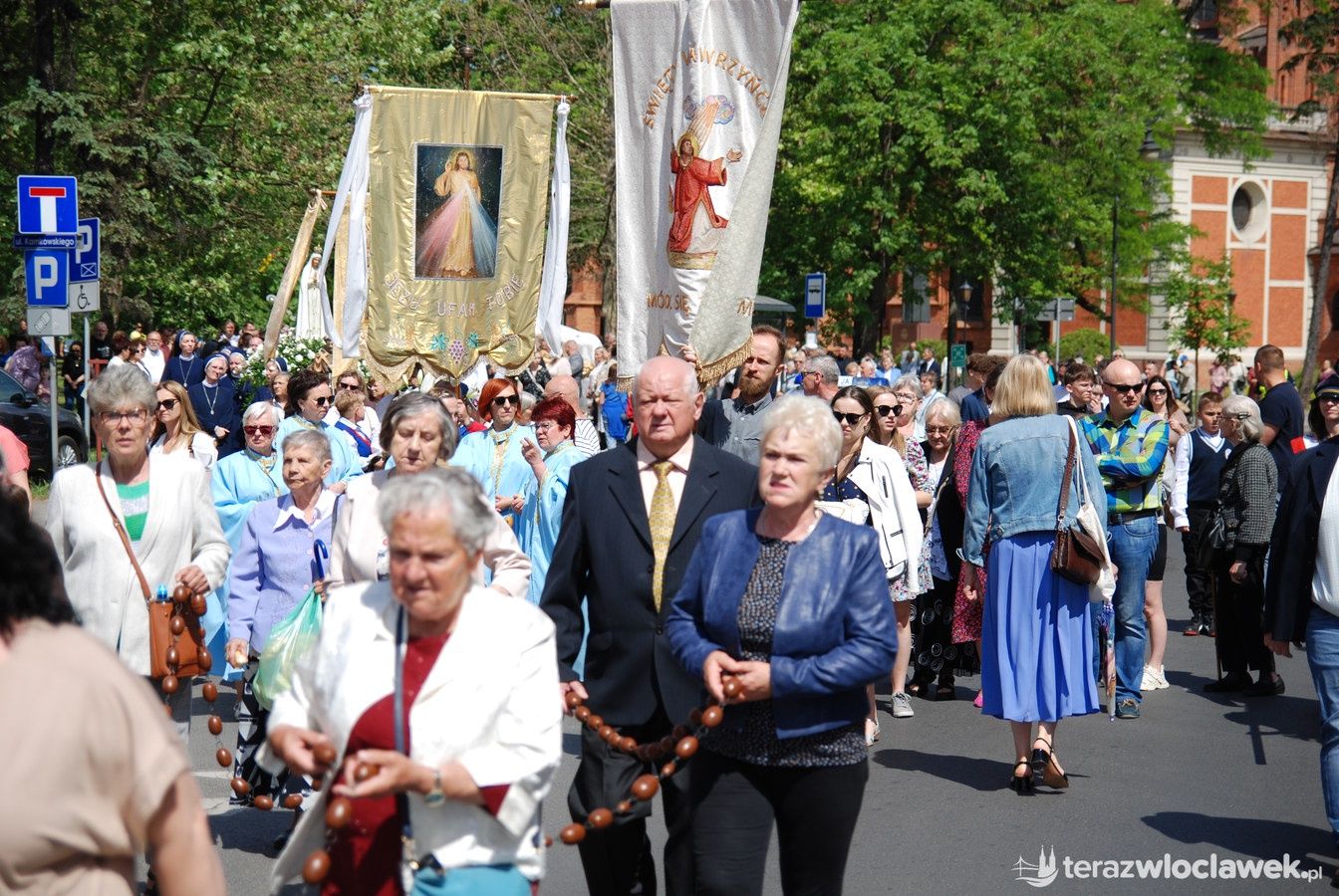 Miejska procesja Bożego Ciała przeszła ulicami Włocławka