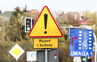 Chaos na polskich drogach. Raport: 161 znaków na jednym skrzyżowaniu